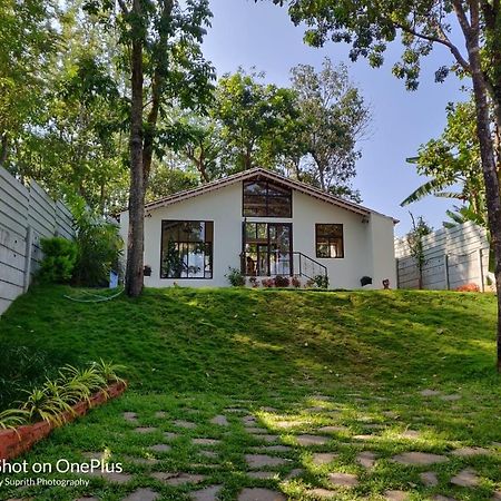 Aakriti Homestay จิกมากาลูร์ ภายนอก รูปภาพ