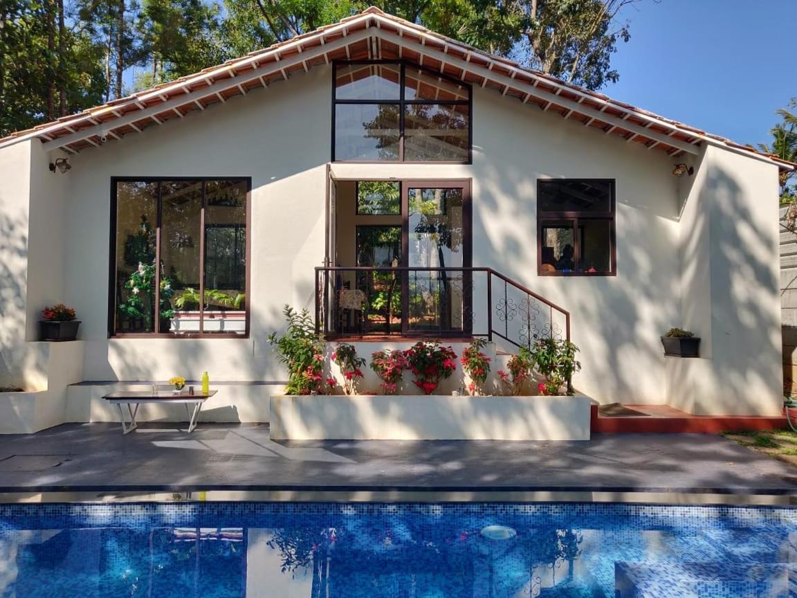 Aakriti Homestay จิกมากาลูร์ ภายนอก รูปภาพ